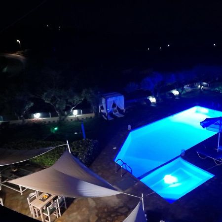 Asimina Istro Exterior photo